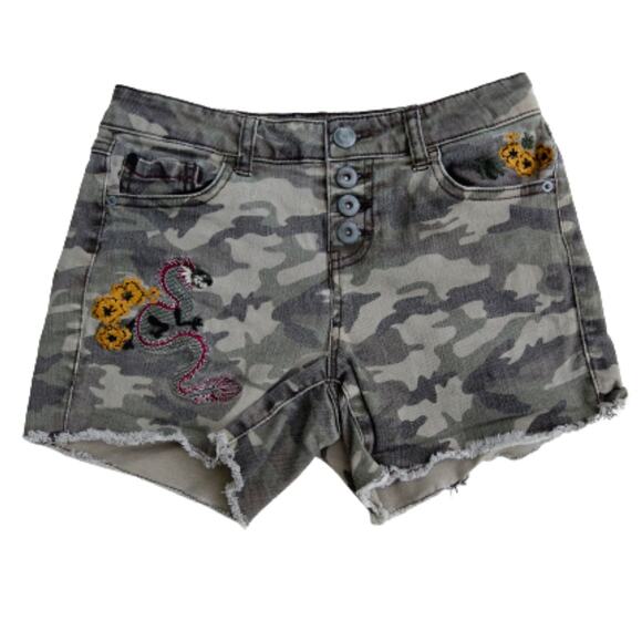 Green Camo Cut-Off Shorts Junior Size 1 Dragon Embroidery Adam Levine - Picture 1 of 7